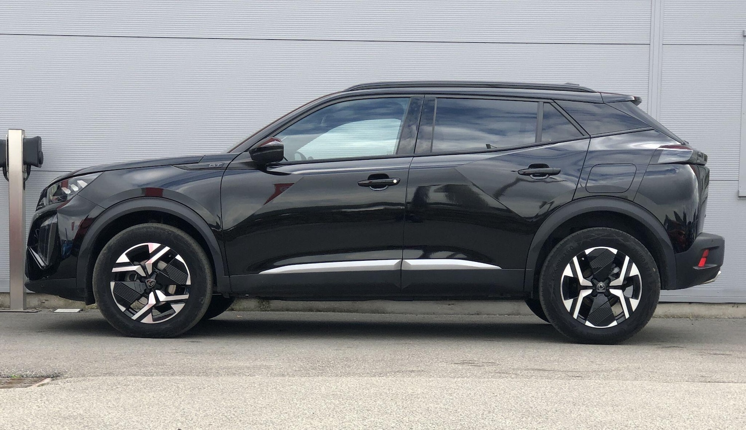 Used Peugeot 2008 2023 for sale - 76042385: Photo 6