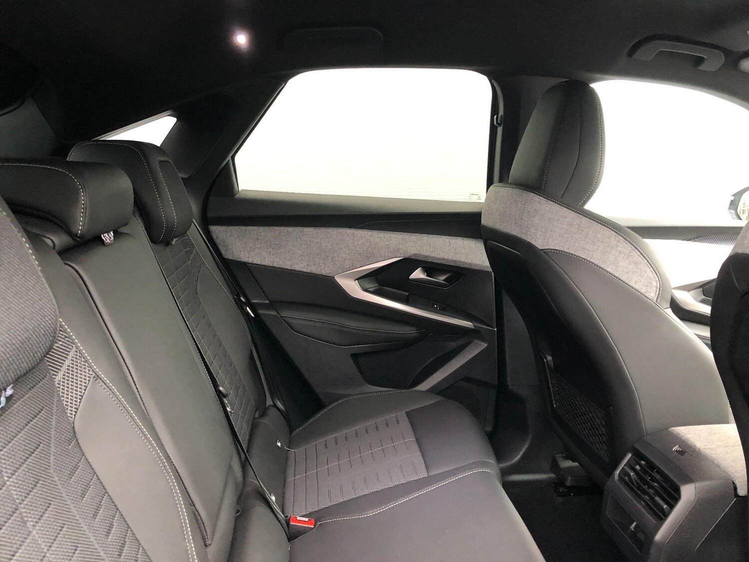 Used Peugeot E-3008 for sale - 76994622: Photo 25