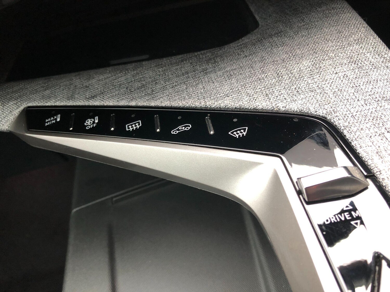 Used Peugeot E-3008 for sale - 76994622: Photo 30