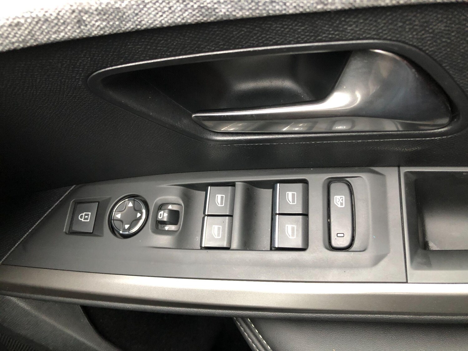 Used Peugeot E-3008 for sale - 76994622: Photo 31