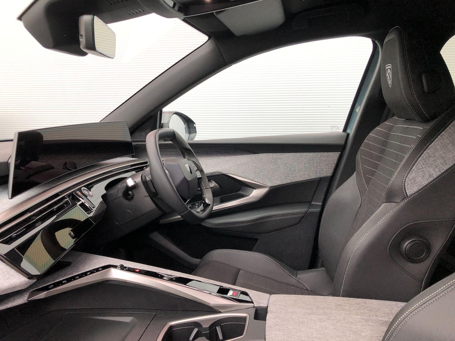 Used Peugeot E-3008 for sale - 76994622: Photo 46