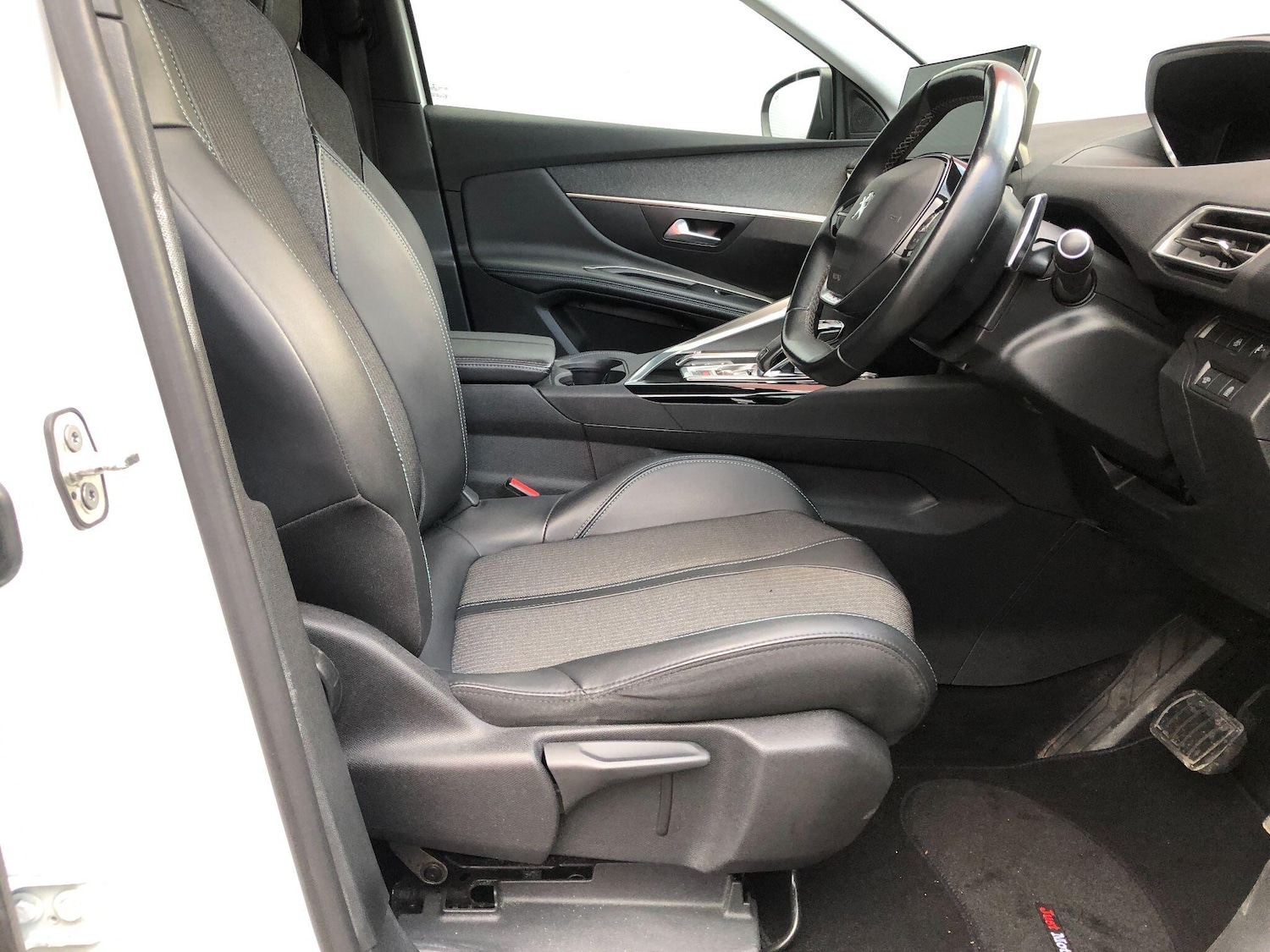 Used Peugeot 3008 2022 for sale - 77015529: Photo 16