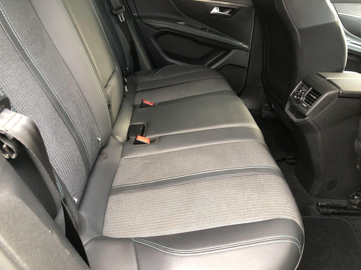 Used Peugeot 3008 2022 for sale - 77015529: Photo 22