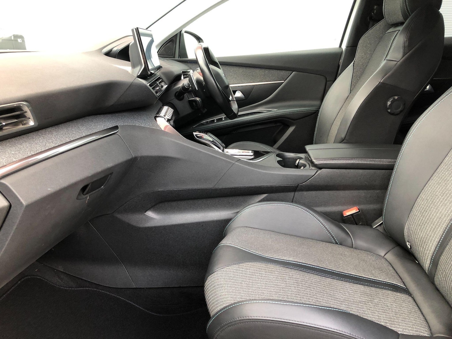 Used Peugeot 3008 2022 for sale - 77015529: Photo 42