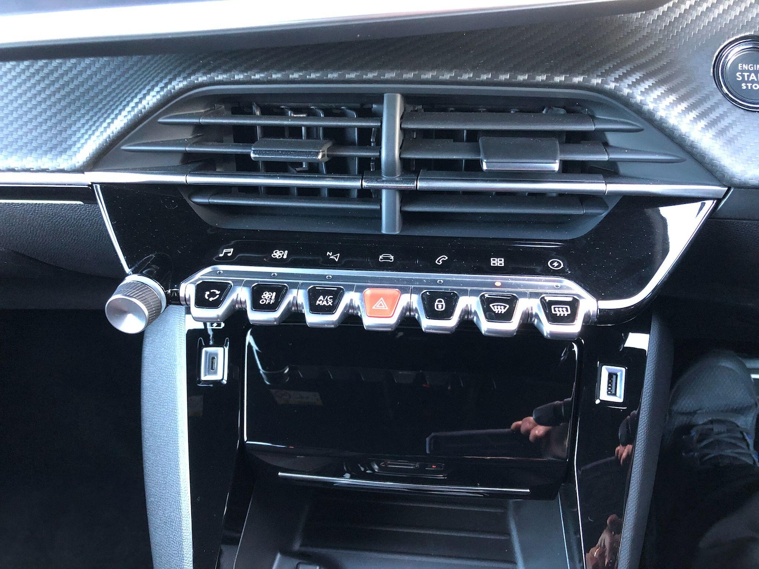 Used Peugeot E-208 2024 for sale - 76549947: Photo 48