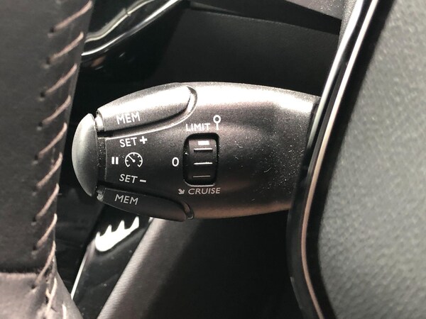 Used Peugeot 2008 2022 for sale - 75449983: Photo 29