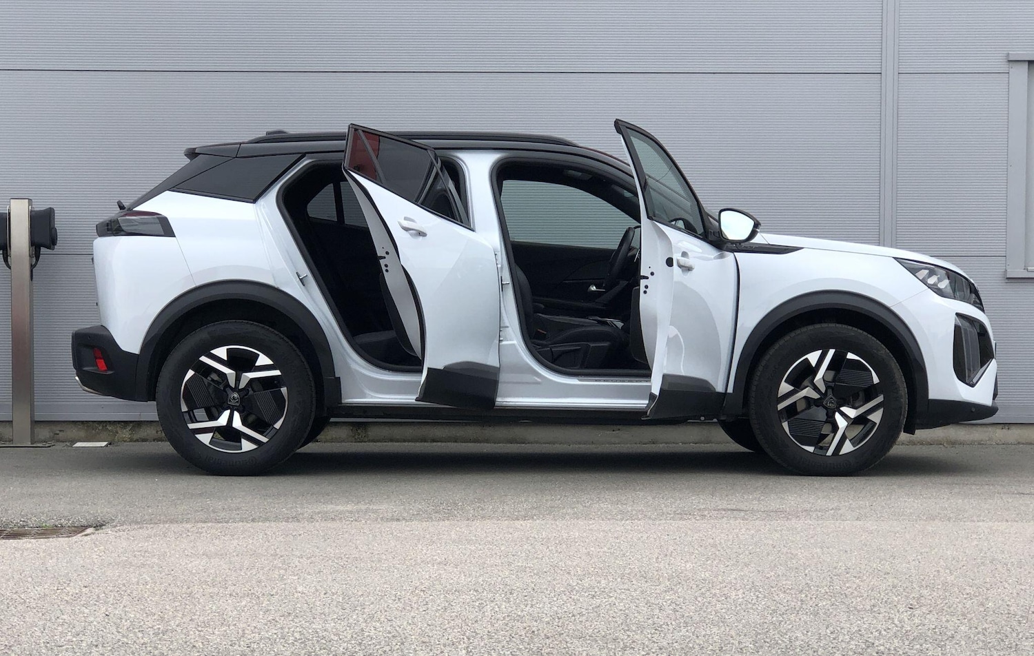 Used Peugeot 2008 2023 for sale - 76585451: Photo 10