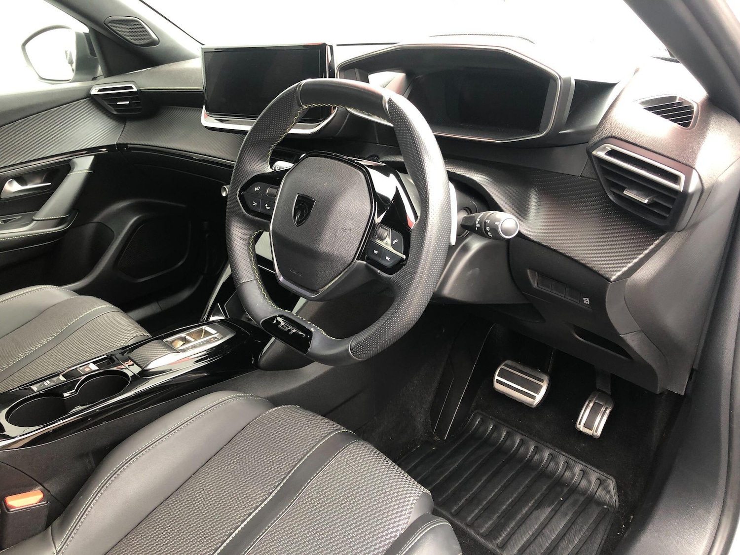 Used Peugeot 2008 2023 for sale - 76585451: Photo 16