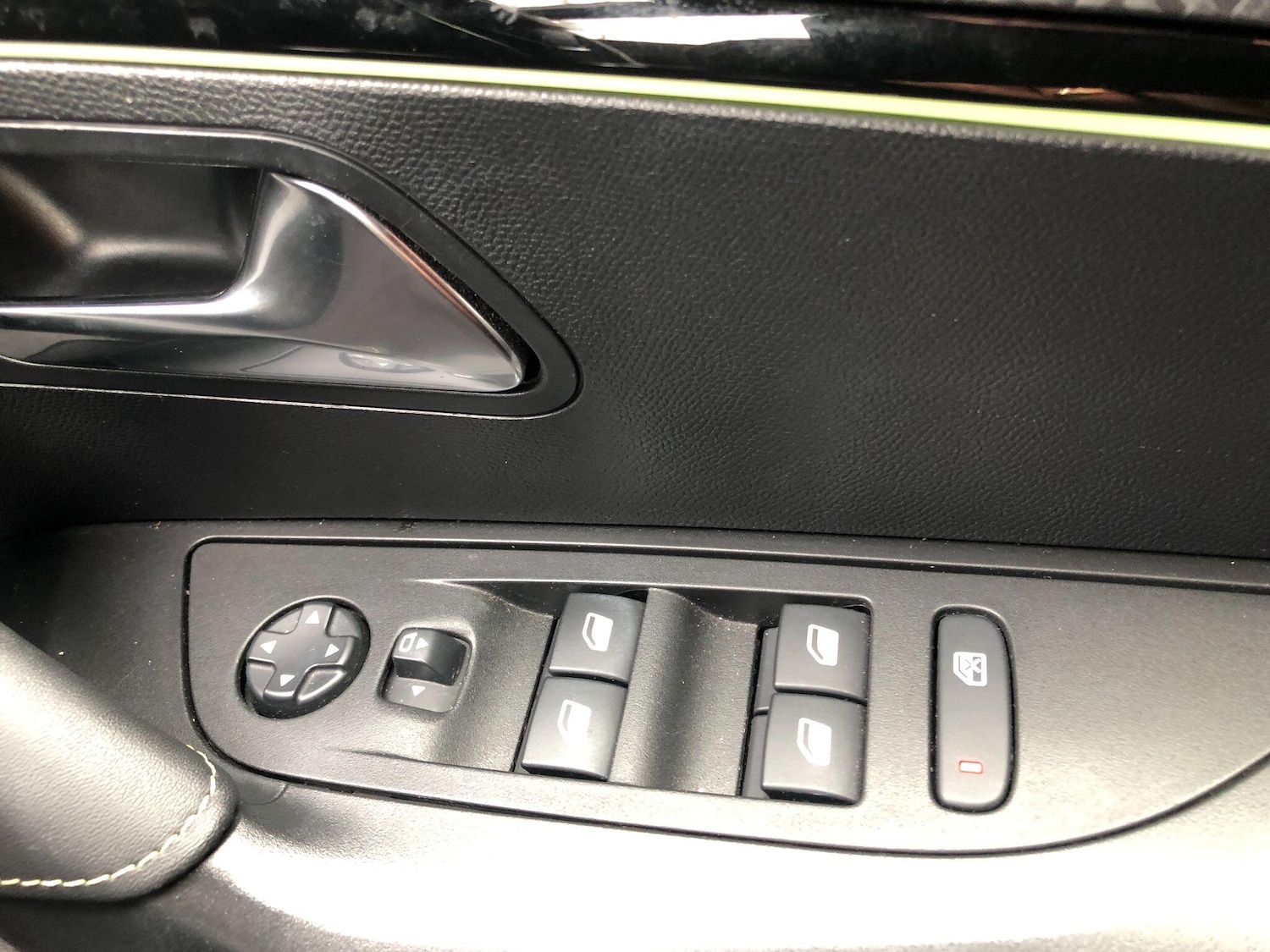 Used Peugeot 2008 2023 for sale - 76585451: Photo 29