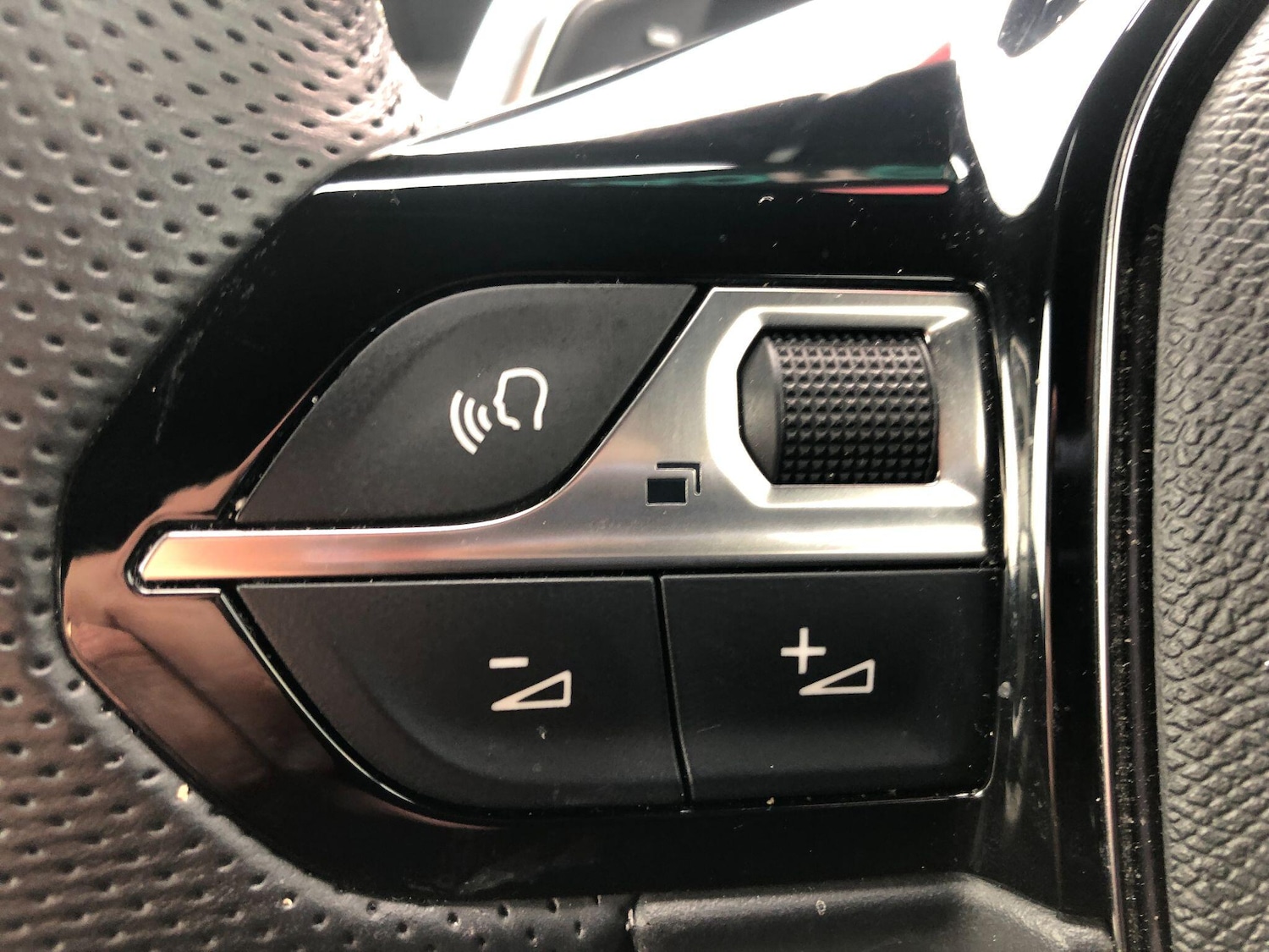 Used Peugeot 2008 2023 for sale - 76585451: Photo 46