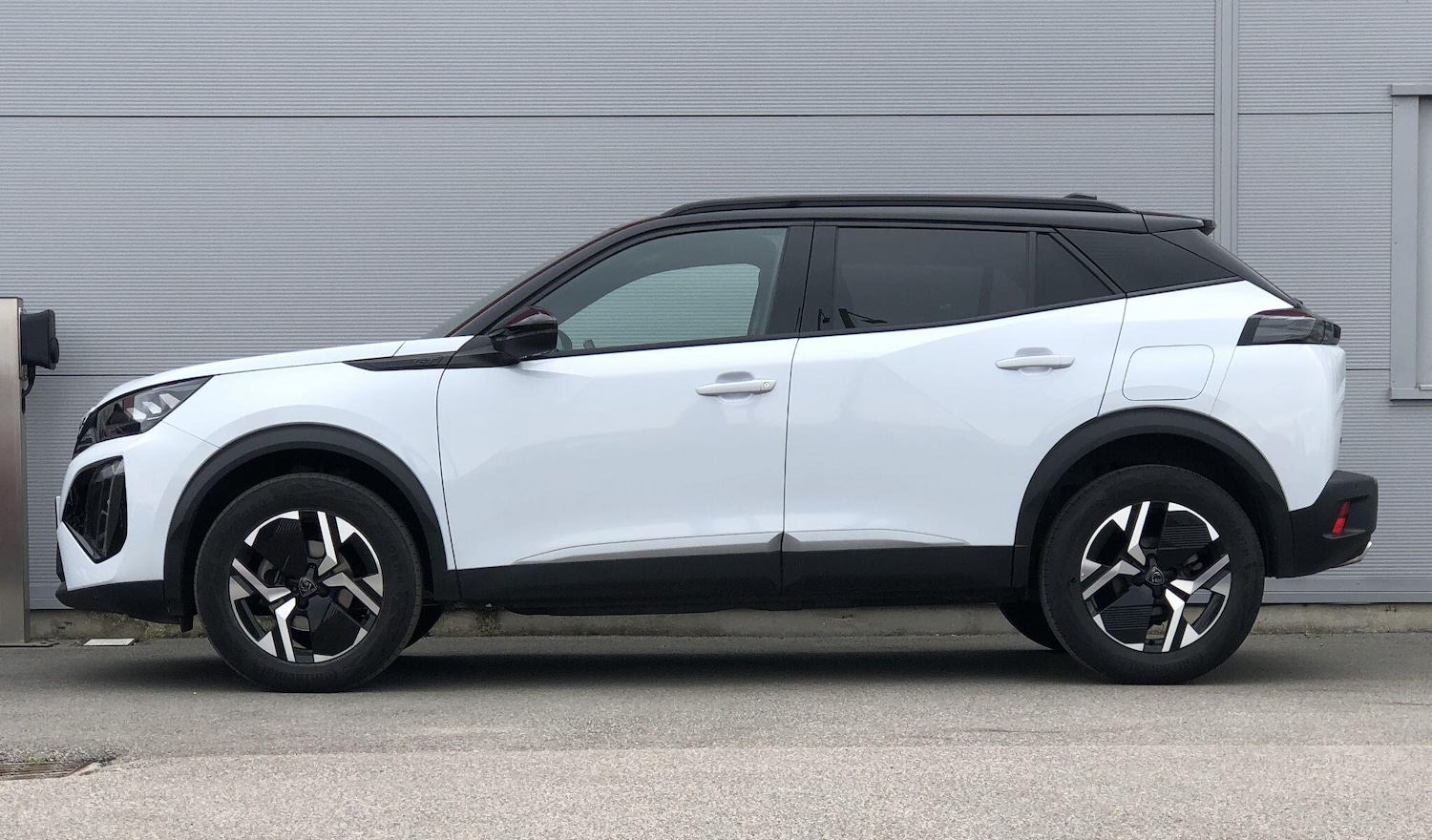 Used Peugeot 2008 2023 for sale - 76585451: Photo 6