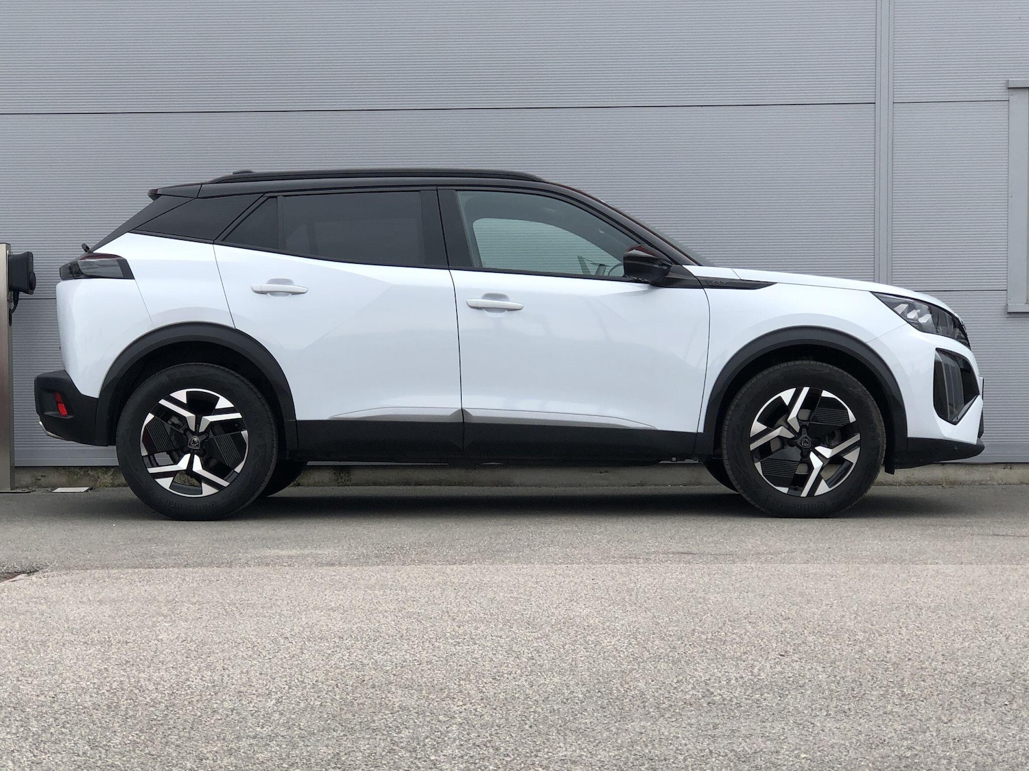 Used Peugeot 2008 2023 for sale - 76585451: Photo 9