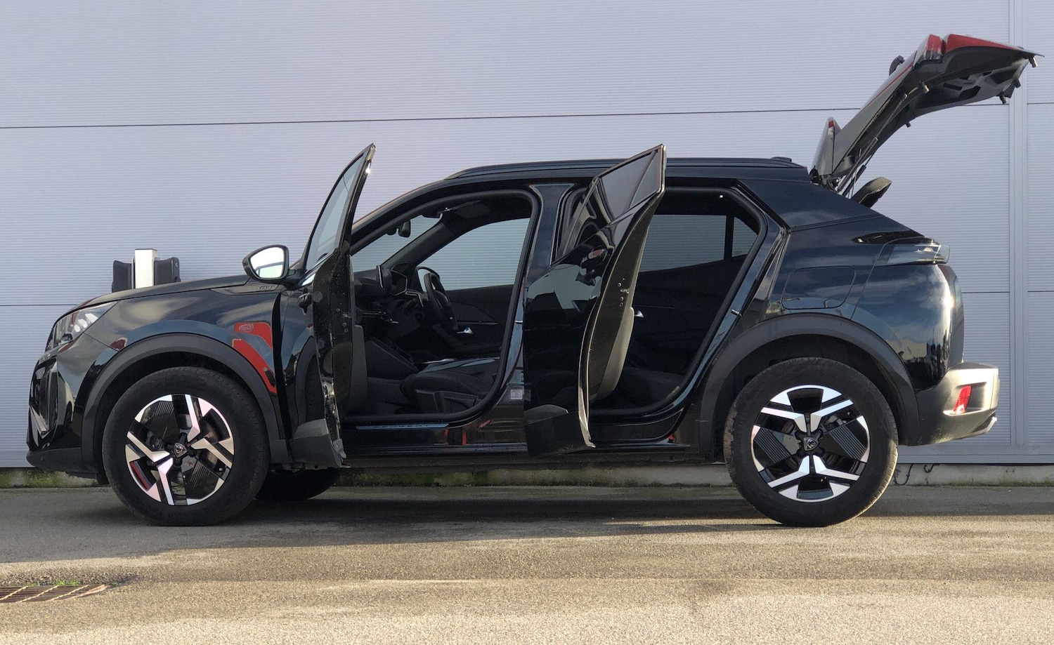 Used Peugeot 2008 2025 for sale - 76801468: Photo 4