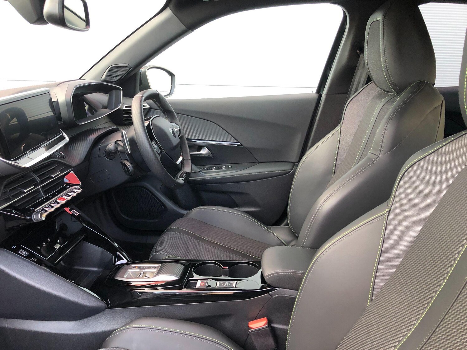 Used Peugeot 2008 2025 for sale - 76801468: Photo 40