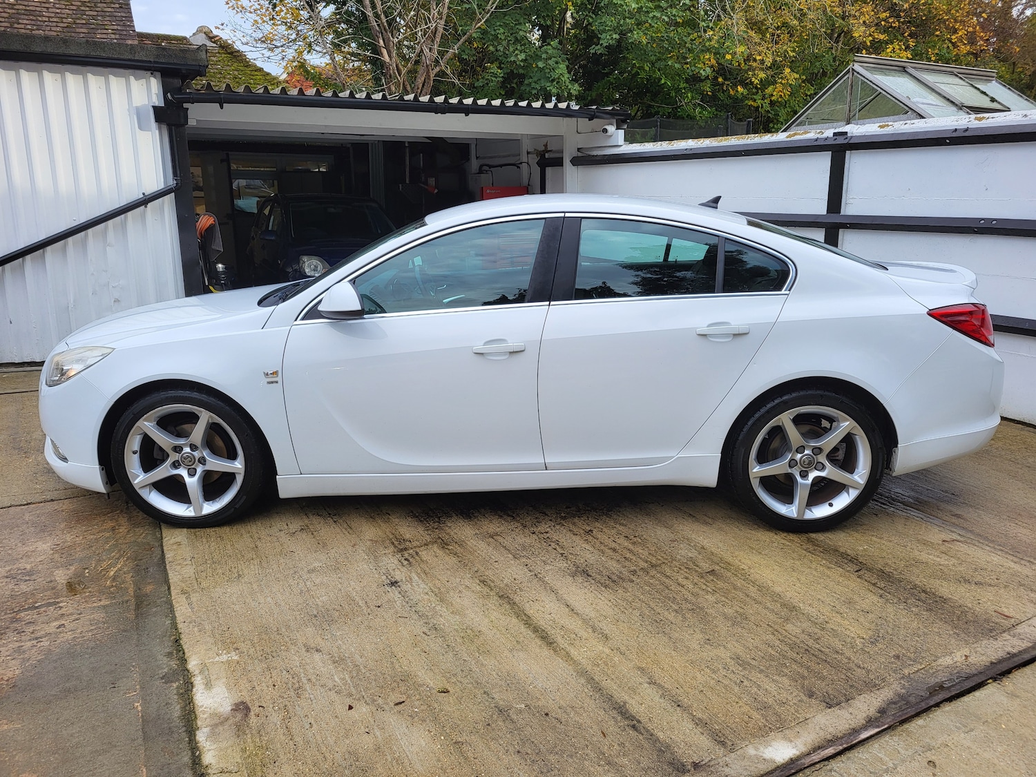 Used Vauxhall Insignia 2010 for sale - 76487306: Photo 3