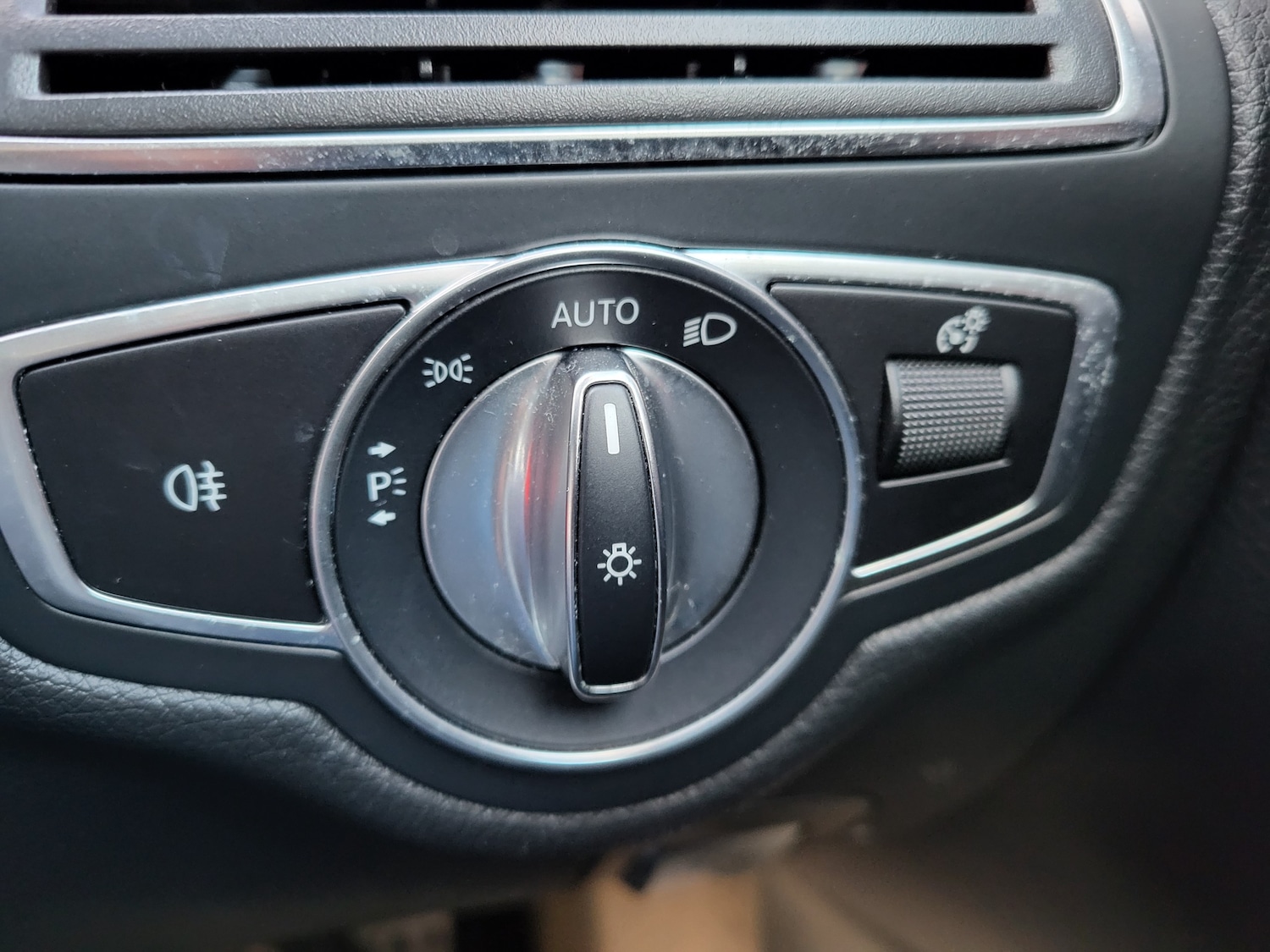 Used Mercedes-Benz C Class 2019 for sale - 76635026: Photo 35