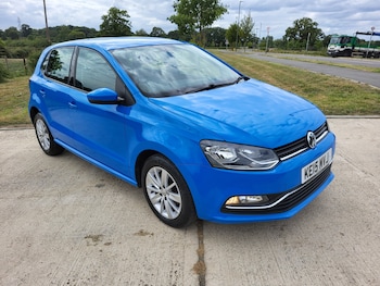 Used Volkswagen Polo 2015 for sale - 75613657: Photo