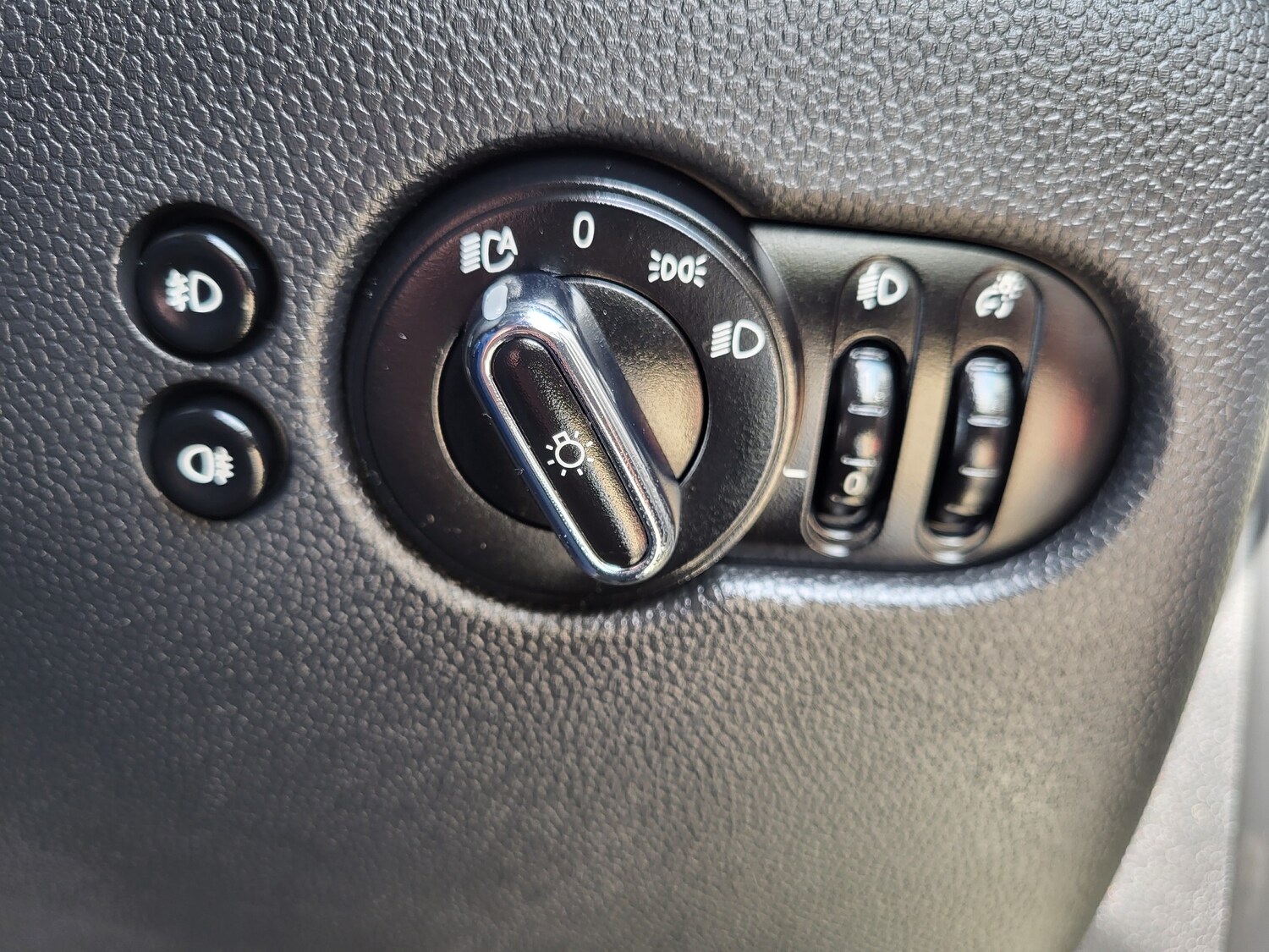 Used MINI Hatch 2019 for sale - 76019457: Photo 27