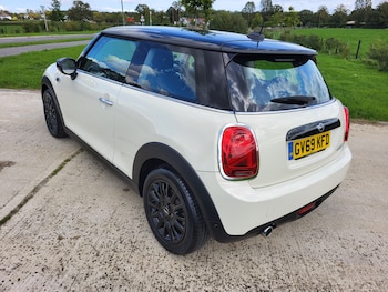 Used MINI Hatch 2019 for sale - 76019457: Photo