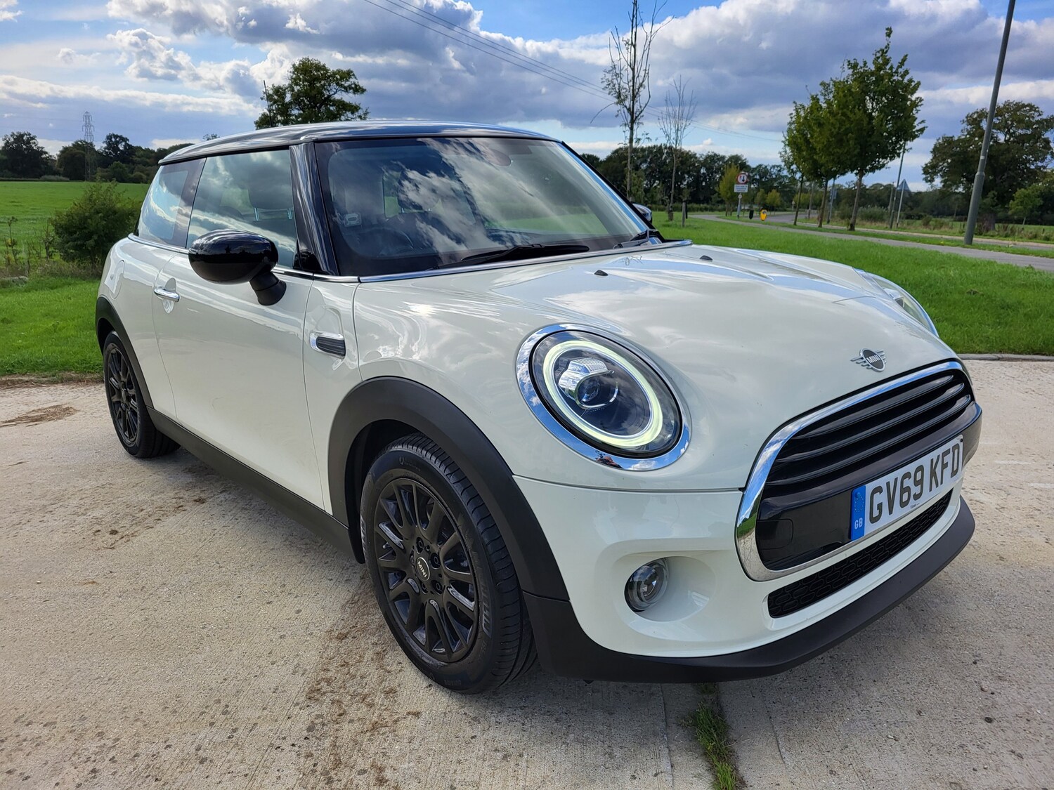 Used MINI Hatch 2019 for sale - 76019457: Photo 4