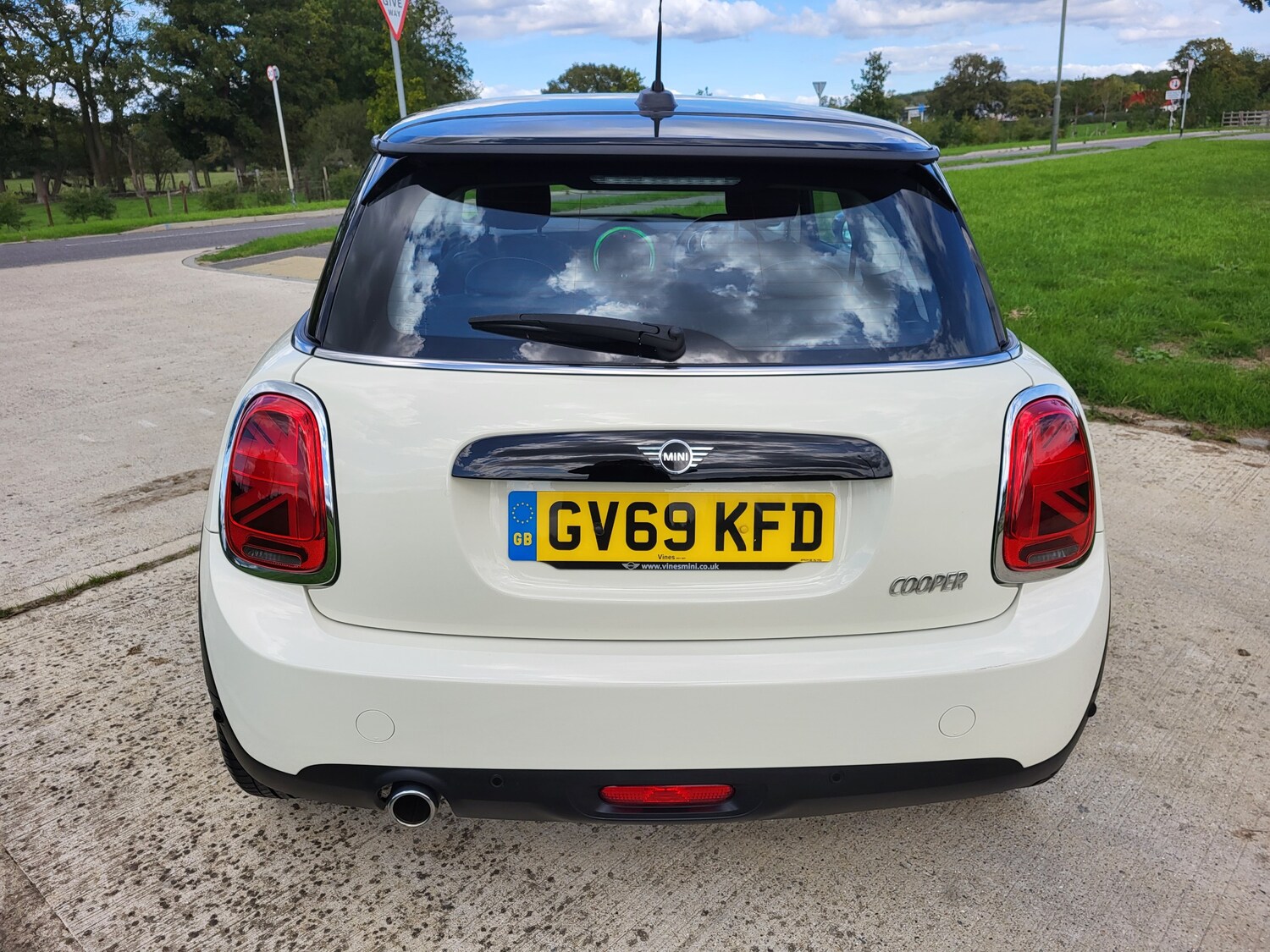 Used MINI Hatch 2019 for sale - 76019457: Photo 8