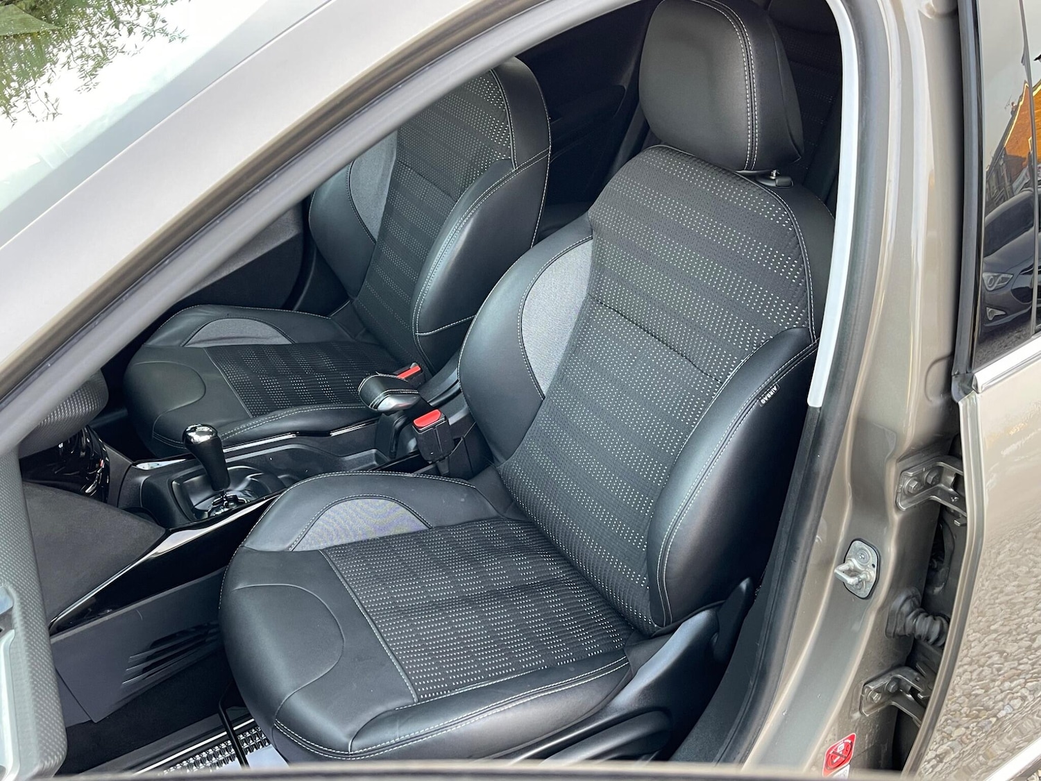 Used Peugeot 2008 2015 for sale - 76361235: Photo 38