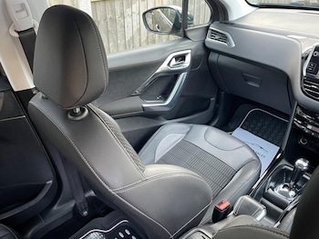Used Peugeot 2008 2015 for sale - 76361235: Photo