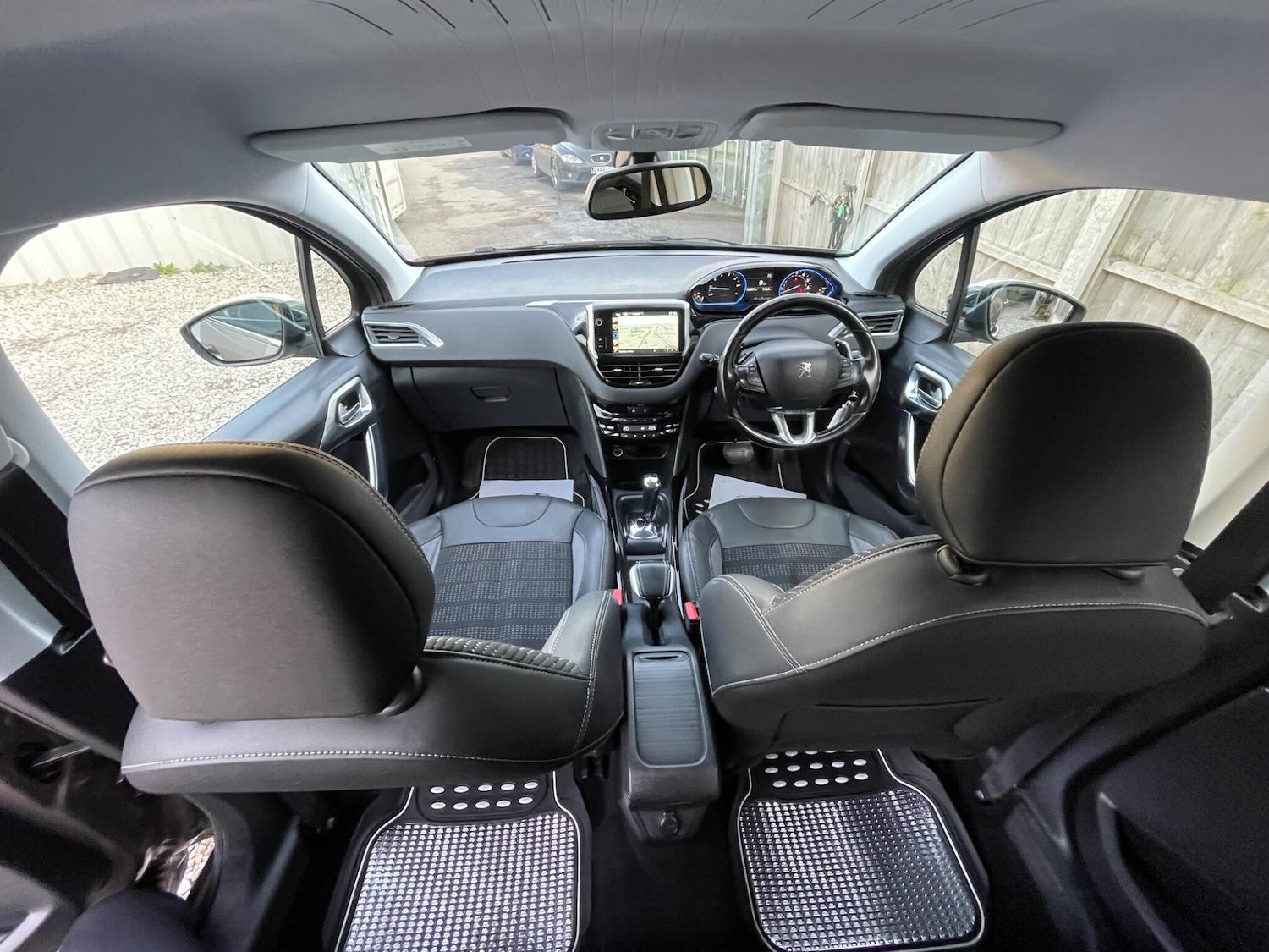 Used Peugeot 2008 2015 for sale - 76361235: Photo 48