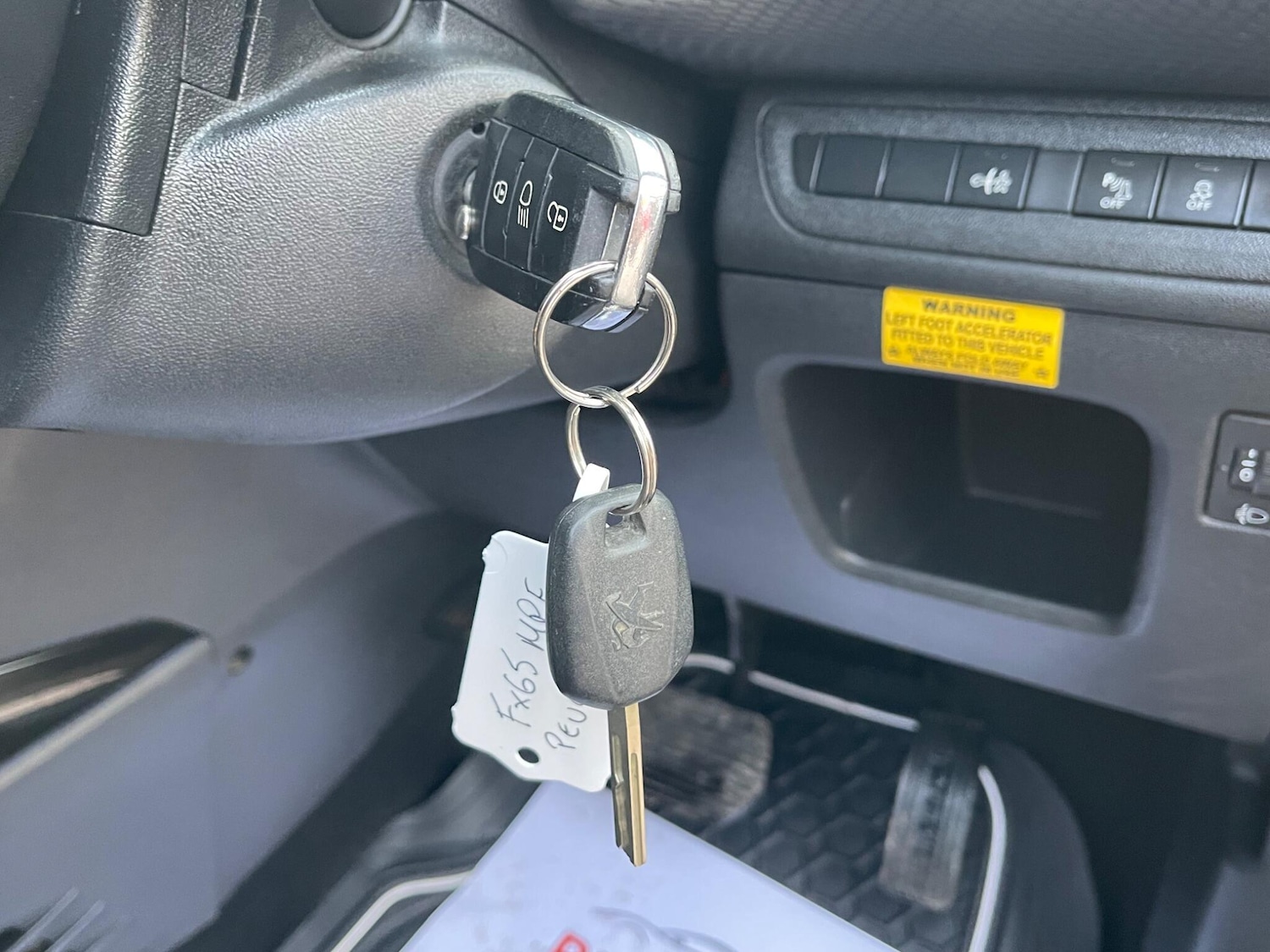 Used Peugeot 2008 2015 for sale - 76361235: Photo 57