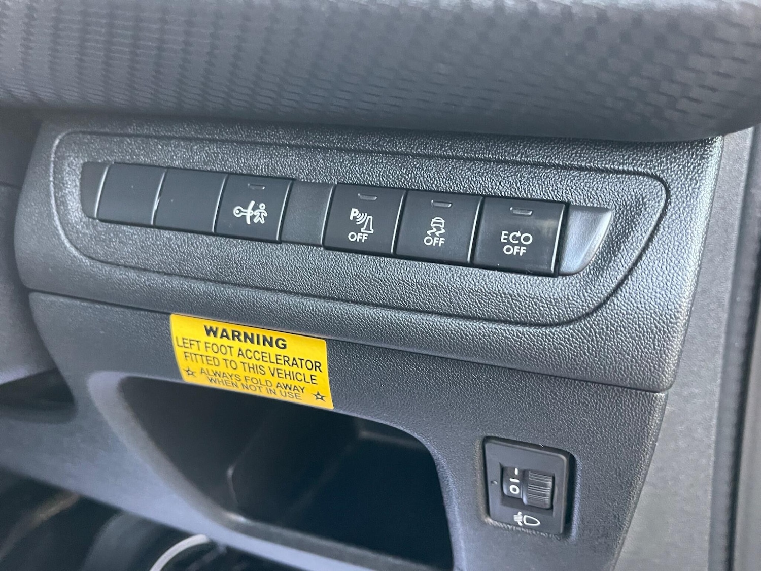 Used Peugeot 2008 2015 for sale - 76361235: Photo 58