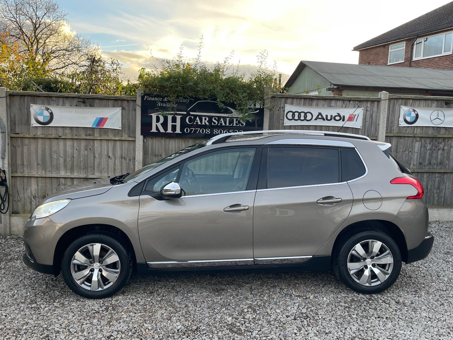 Used Peugeot 2008 2015 for sale - 76361235: Photo 9