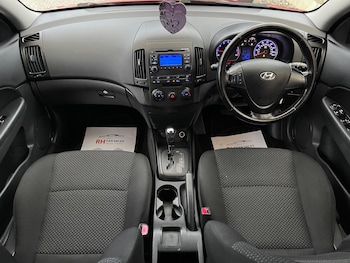 Used Hyundai i30 2011 for sale - 76620424: Photo