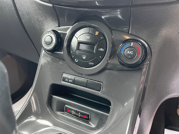 Used Ford Fiesta 2013 for sale - 76094739: Photo 50