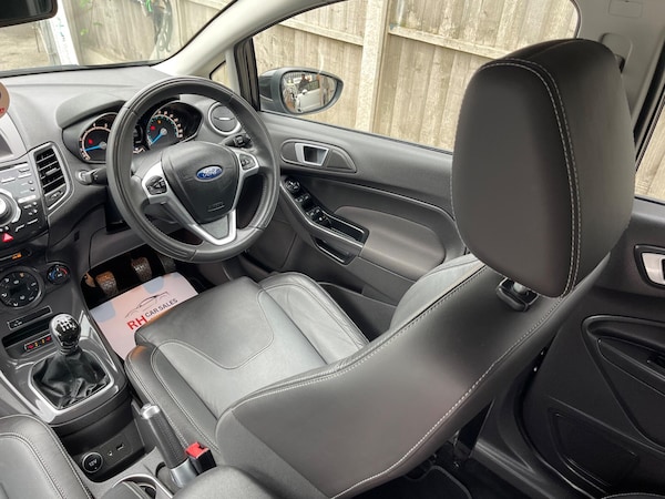 Used Ford Fiesta 2013 for sale - 76094739: Photo 6
