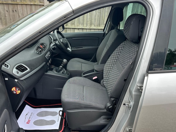 Used Renault Scenic 2010 for sale - 76159177: Photo 11