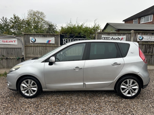 Used Renault Scenic 2010 for sale - 76159177: Photo 14