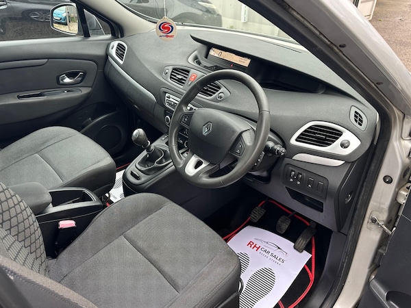 Used Renault Scenic 2010 for sale - 76159177: Photo 18