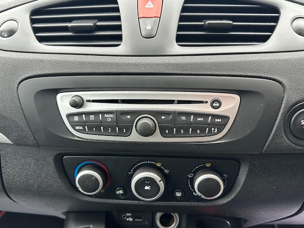 Used Renault Scenic 2010 for sale - 76159177: Photo 25