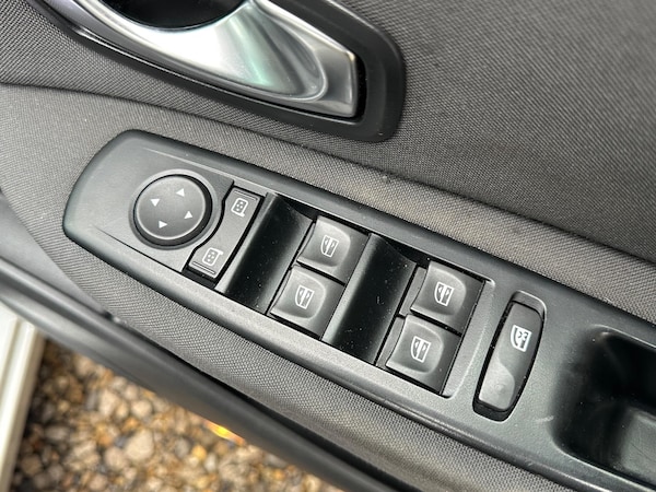 Used Renault Scenic 2010 for sale - 76159177: Photo 26
