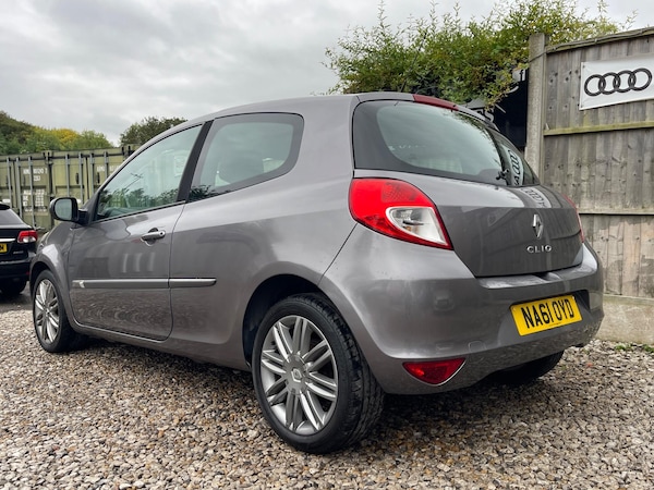 Used Renault Clio 2011 for sale - 76020316: Photo 21