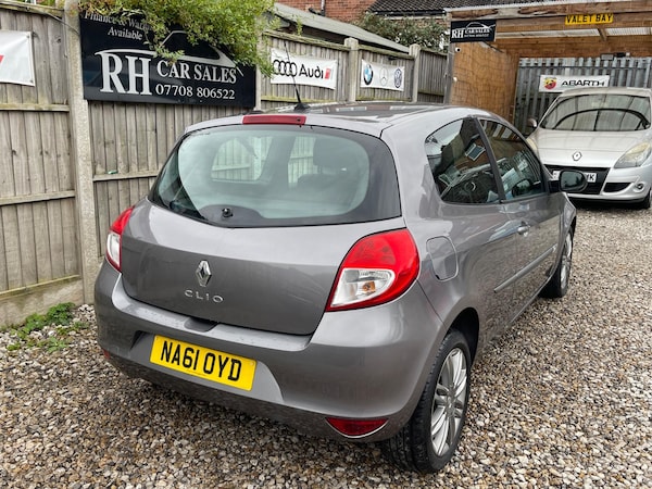 Used Renault Clio 2011 for sale - 76020316: Photo 28