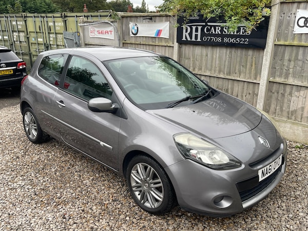 Used Renault Clio 2011 for sale - 76020316: Photo 2