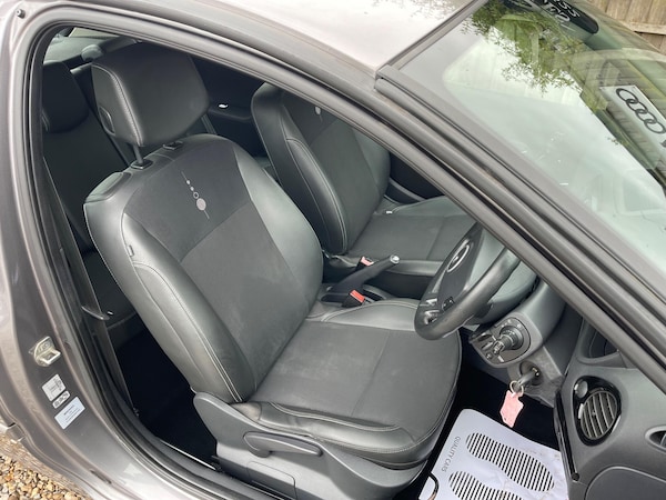 Used Renault Clio 2011 for sale - 76020316: Photo 31