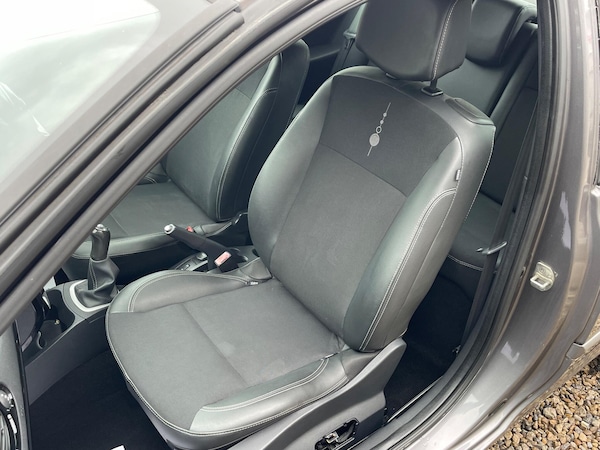 Used Renault Clio 2011 for sale - 76020316: Photo 33