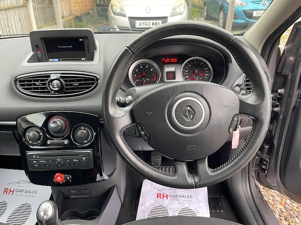 Used Renault Clio 2011 for sale - 76020316: Photo 36