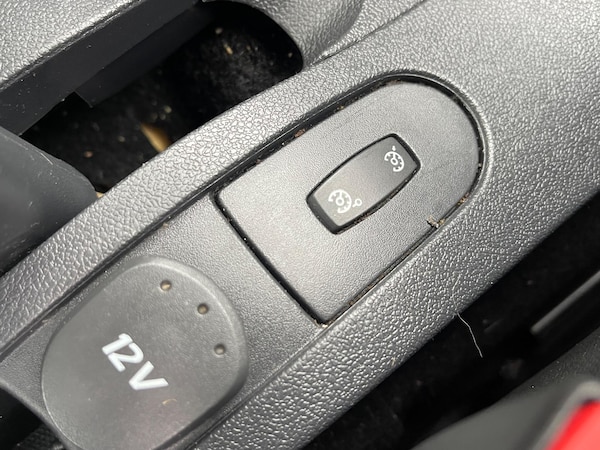 Used Renault Clio 2011 for sale - 76020316: Photo 44
