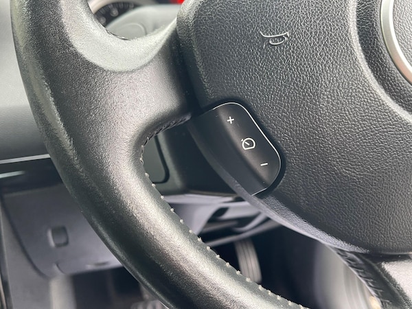 Used Renault Clio 2011 for sale - 76020316: Photo 45
