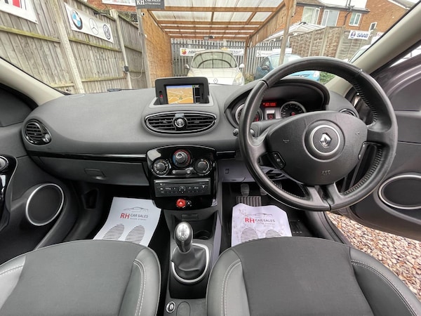 Used Renault Clio 2011 for sale - 76020316: Photo 5