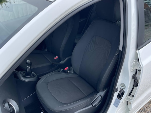 Used Hyundai i10 2018 for sale - 76227459: Photo 31