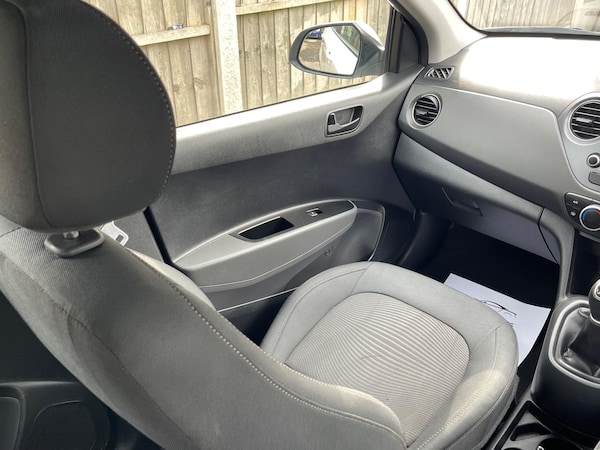 Used Hyundai i10 2018 for sale - 76227459: Photo 32